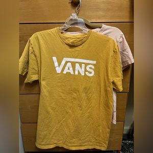 Men’s Medium yellow Vans tshirt